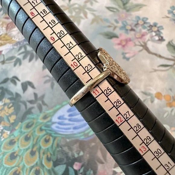 Detailed Hand Ring sz 10 3/4 Park Lane Jewelry Gold Tone Retired - Picture 4 of 9